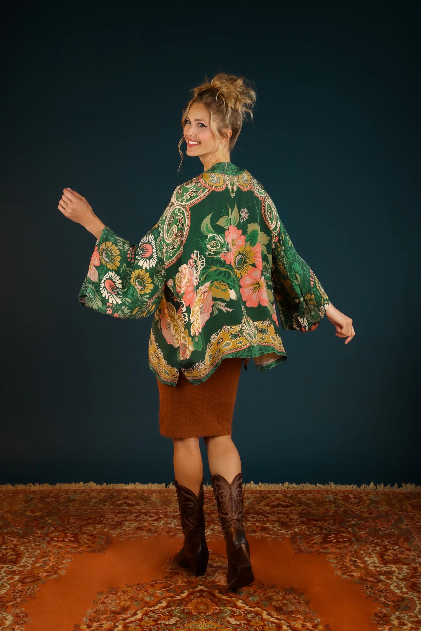 Load image into Gallery viewer, Folk Art Floral Kimono Jacket, Fern
